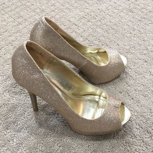 Anne Michelle Gold Glitter Peep Toe heels Size 8